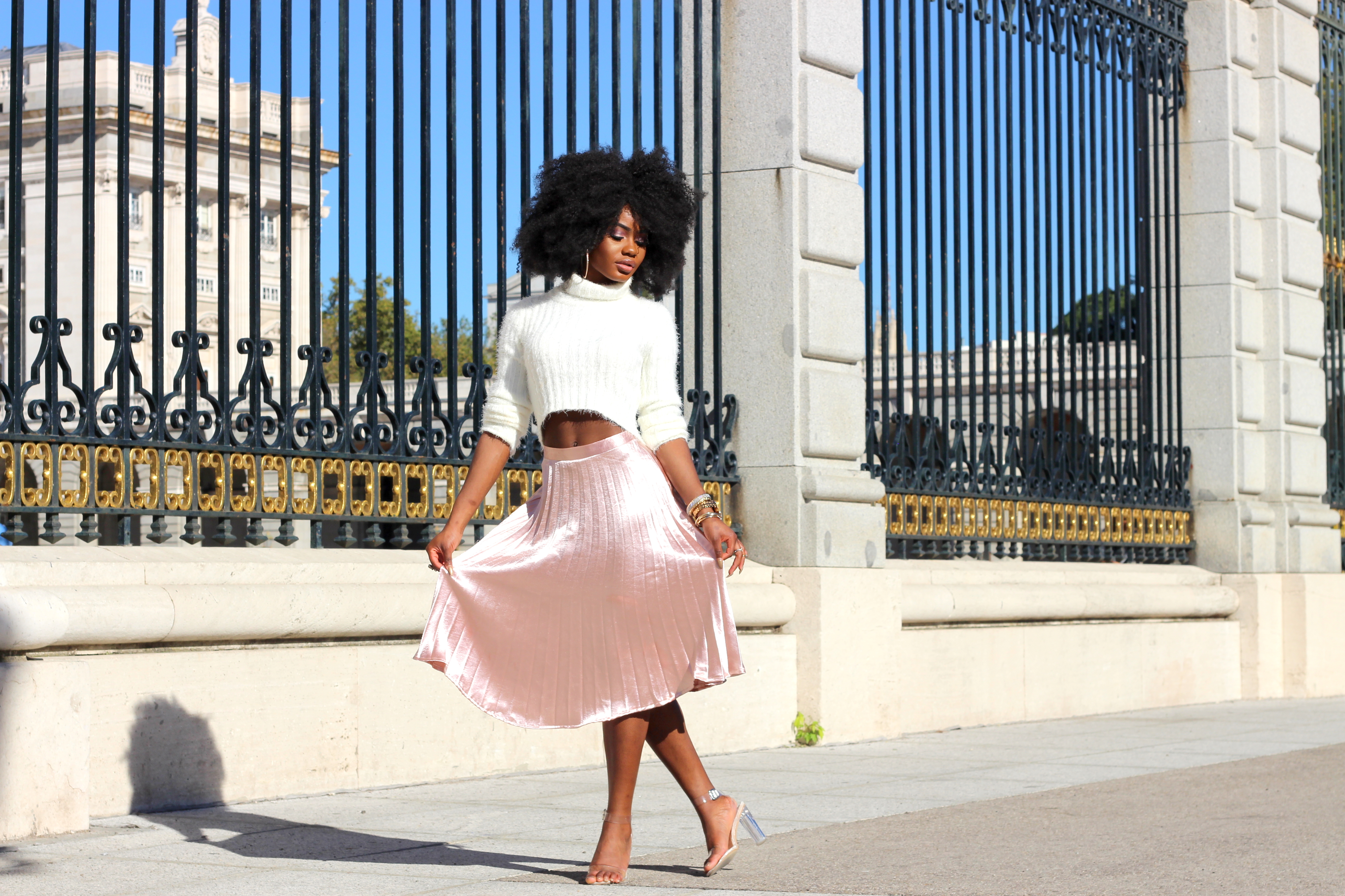 Billykiss Azeez. Your Favourite Muse. Fashion Irish Blogger. Classy style. Turtleneck Crop Jumper Missguided. Rose Gold Pleated Midi Skirt. EGO Nude Perplex clear heel. African Style Blogger. Afro Curly Hair. Jorie Hair. High Fashion. A/W 16.